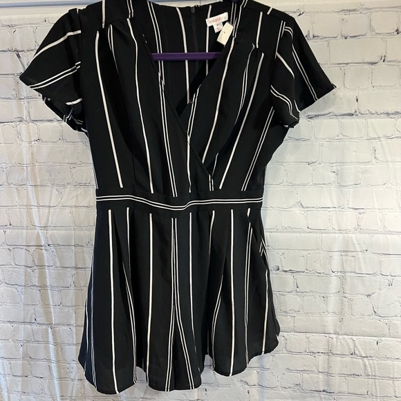 Xhilaration Size Medium Black & White Striped - Picture 7 of 15